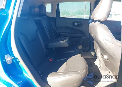 2019 Jeep Compass Altitude 4X4 z USA, uszkodzony, nr VIN 3C4NJDBB7KT674774